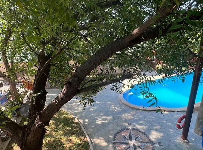 Lunar Dive Resort: Bamboo Kubu