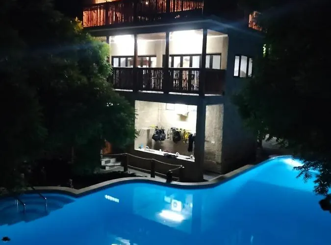 Lunar Dive Resort: Bamboo Resort