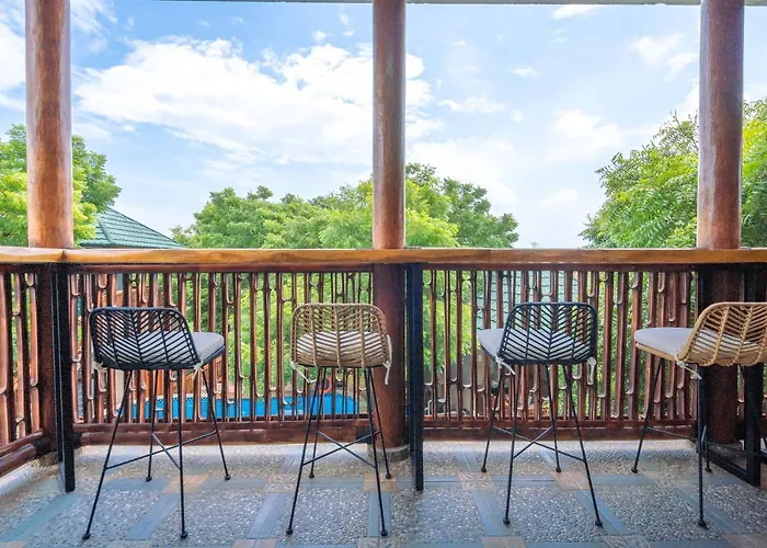 Resort Lunar Dive Resort: Bamboo *