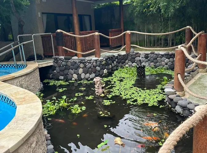 Lunar Dive Resort: Bamboo Resort Kubu